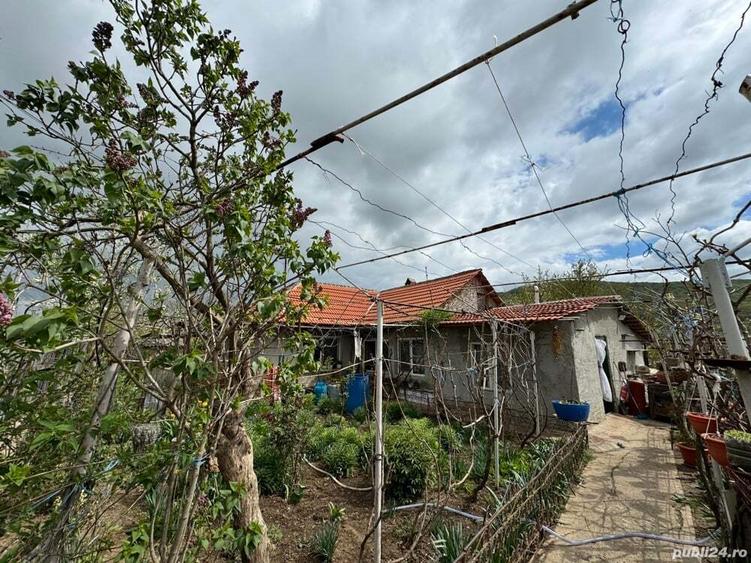 Vand casa in orasul Babadag, zona linistita! - 6