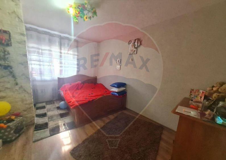 Garsoniera de vanzare la etajul 2 in Marasesti - 1