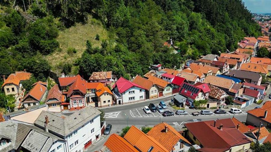 FILM! Casa singura in curte, recomandat investitional/ rezidential, Centru Istor - 1