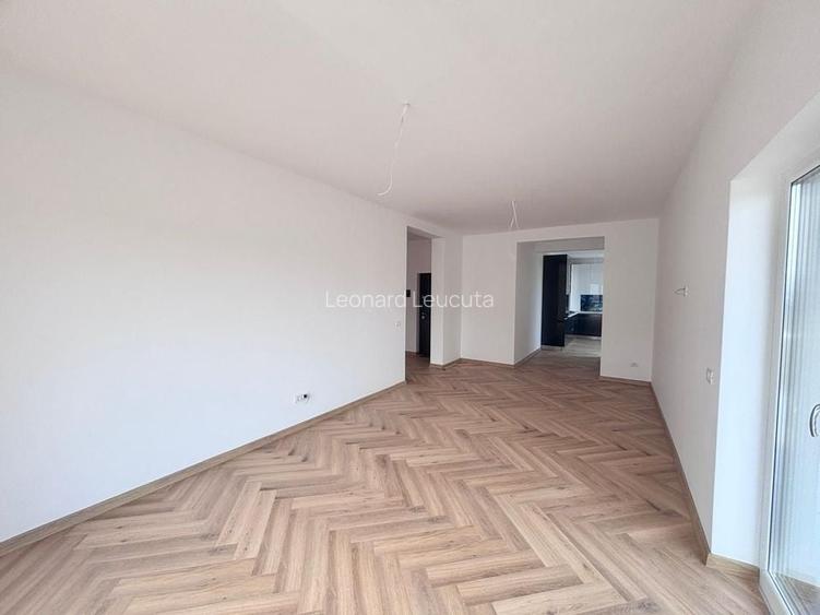 Penthouse semimobilat cu 3 camere | Torontalului