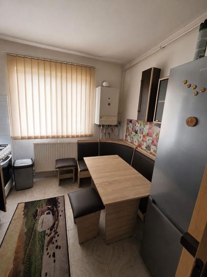 Vand apartament 3 camere,. decomandat ,foarte spatios - 6