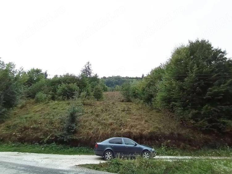Teren de 7100 mp, în Rusca