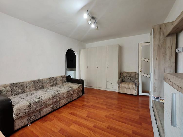 Inchiriez apartament 2 camere - 5