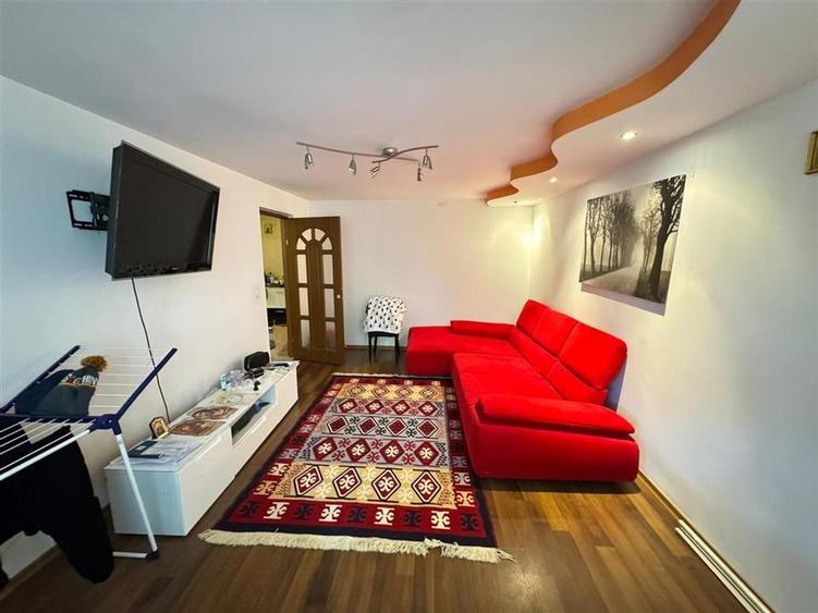 Apartament 2 camere, etaj 2/3, hol patrat, logie + balcon, Brailei - 1