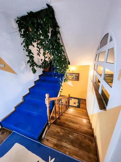 Vand Schimb Casa zona centrala, 2 apartamente separate, garaj, curte - 1