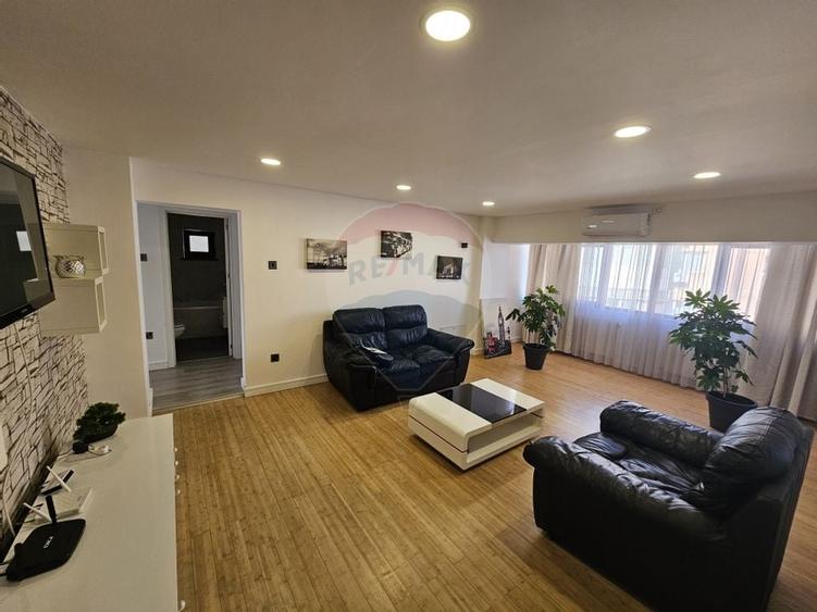 Apartament cu 3 camere de vânzare pe Magheru/Valcea - 2