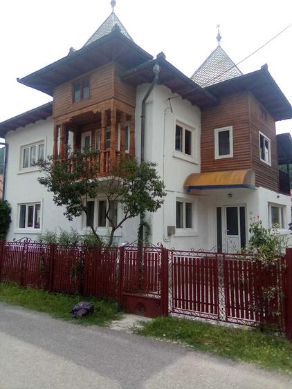 Casa de vanzare in Comuna Rucar judet Arges - 2