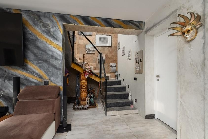 Casă individuală cu 6 camere cu Piscina în Puchenii Mari