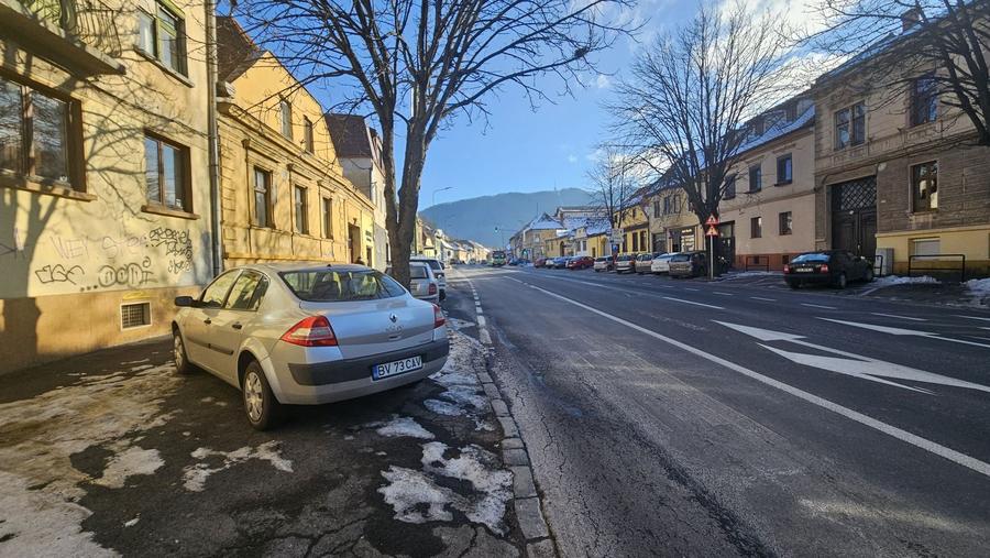 Str Lunga apartament pretabil birou/cabinet , parter stradal - 1