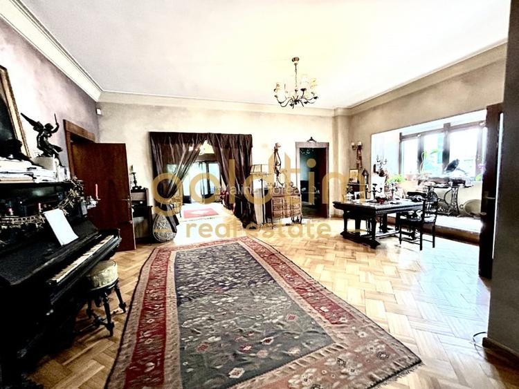 Apartament cu 6 camere decomandat în Armeneasca Apartament cu 6 camere decomandat în Armeneasca