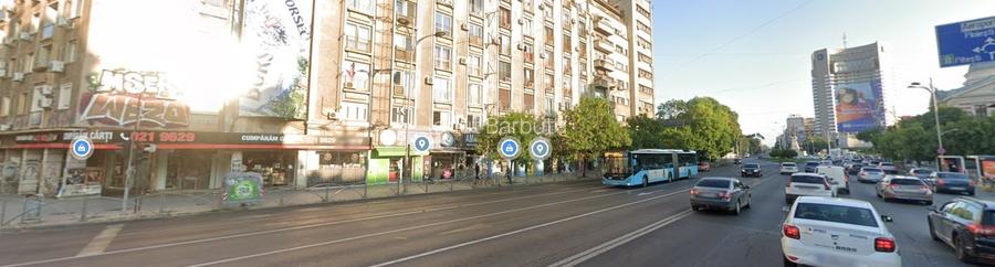 Bulevardul I.C.Bratianu, 270 mp, vitrina stradala, vad comercial excelent