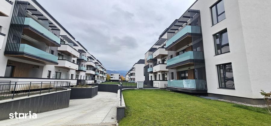Apartament cu 3 camere decomandat în Tractorul