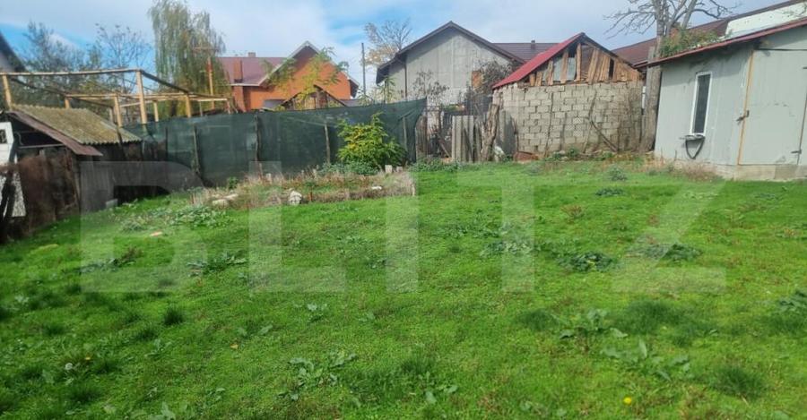 CASA LA ROSU CU TEREN - 12