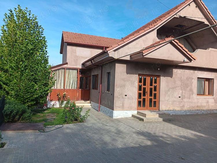 Casa cu mansarda moinesti - 1