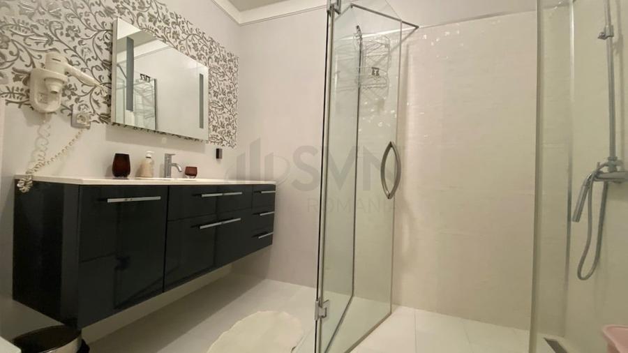Casă individuală cu 5 camere cu Canalizare în Central