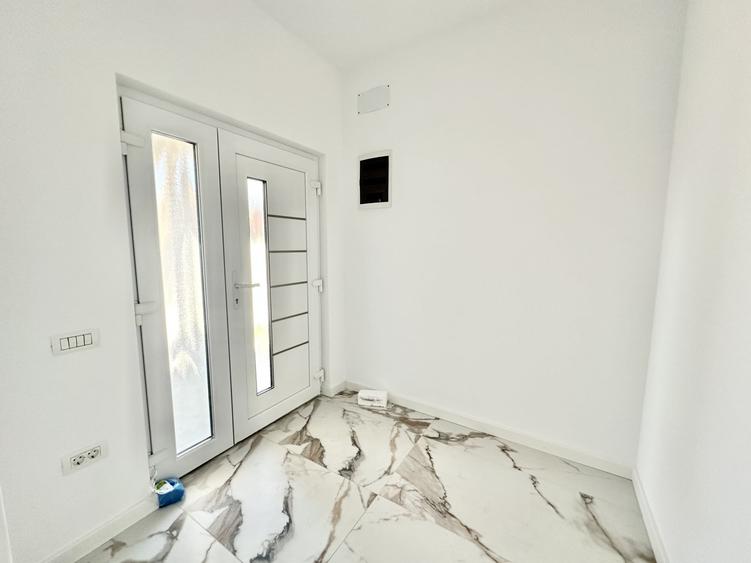 Duplex cu 5 camere cu Canalizare în Moșnița Veche