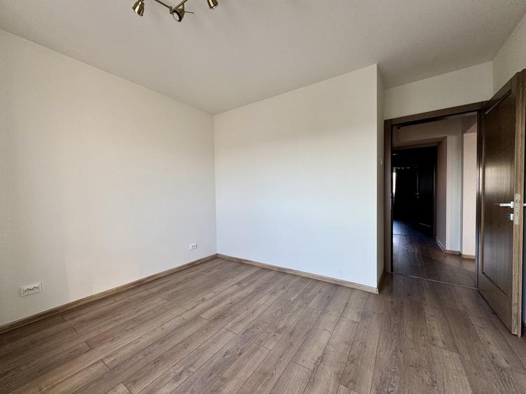 Apartament cu 4 camere decomandat, mobilat în Unirii