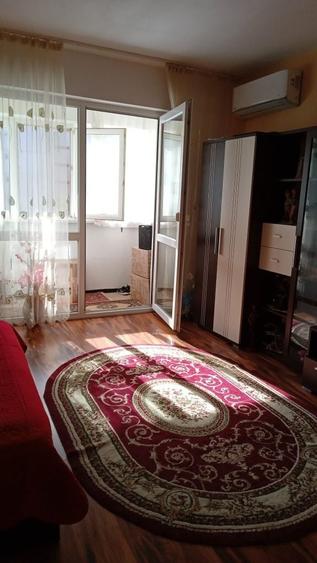 Garsonieră decomandată în Poarta 6