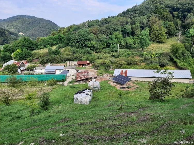 Casă cu 6 camere cu Teren 12500 Mp în Copăcelu