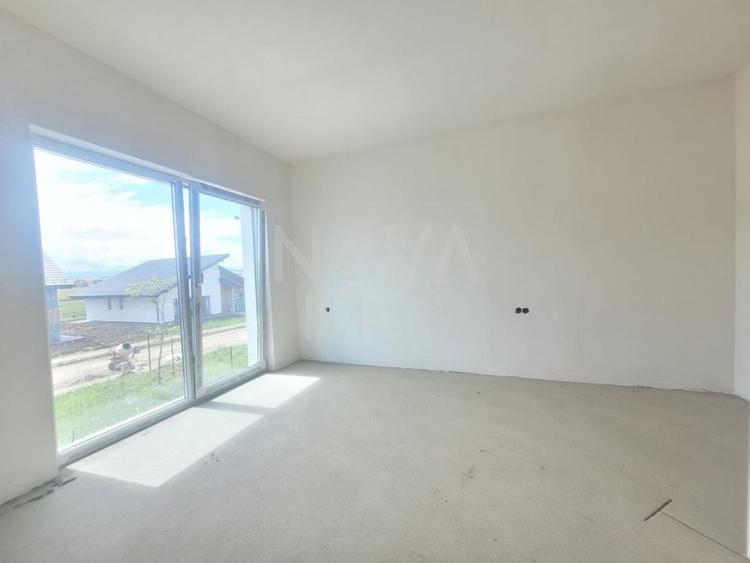 Duplex cu 4 camere cu Canalizare în Șura Mică