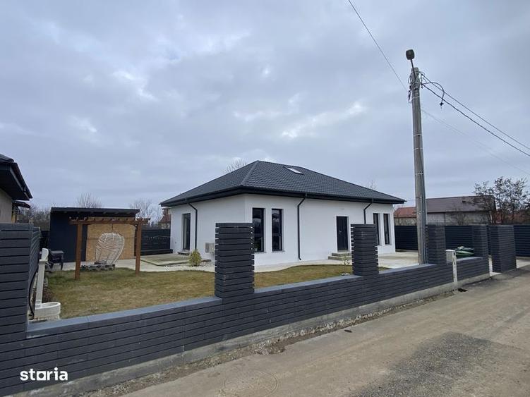 Casă cu 4 camere cu Teren 110 Mp în Periș