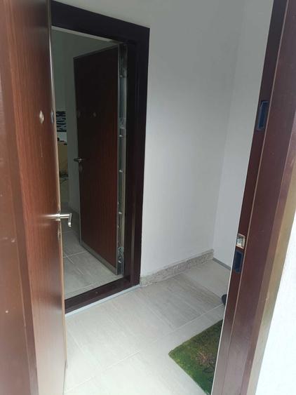Apartament cu 3 camere decomandat în Exterior Vest