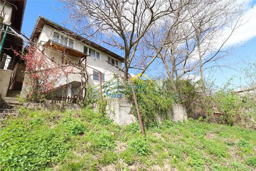 Apartament cu 3 camere în Podul Vadului