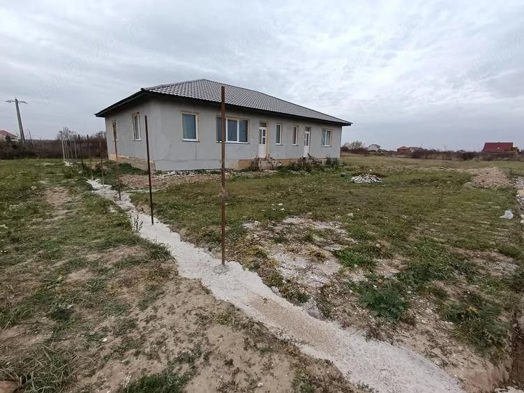 Casă cu 4 camere cu Teren 555 Mp în Centura