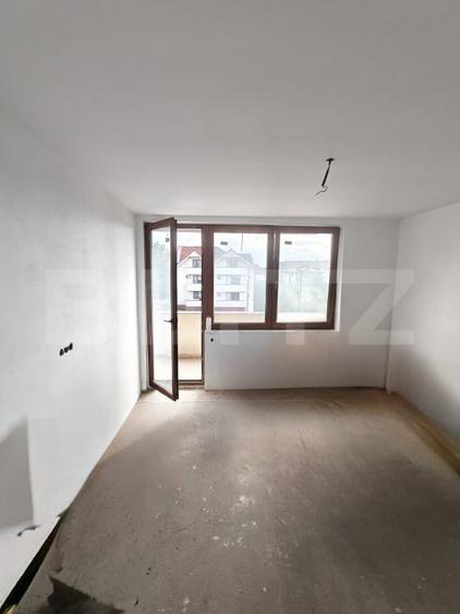 Apartament cu 3 camere decomandat în Careiului