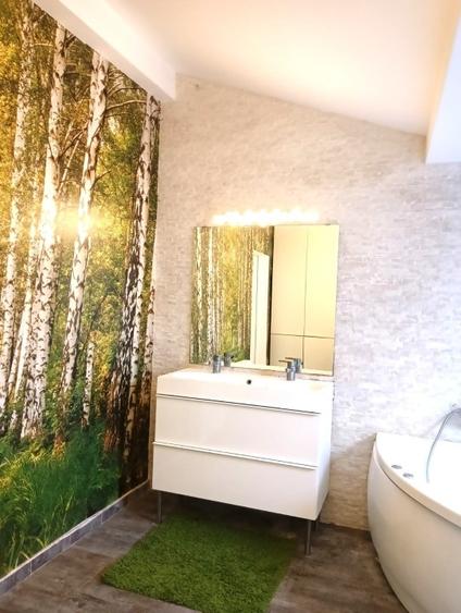 Apartament cu 4 camere decomandat în Sisești