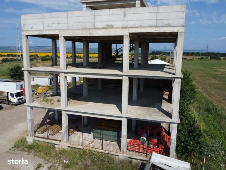 Spațiu comercial, de 730 mp, în Central
