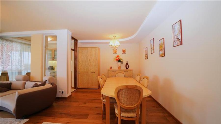 Apartament cu 3 camere decomandat în Iosia
