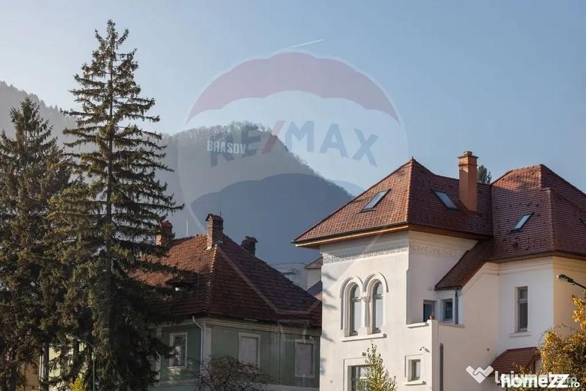 Casă cu 7 camere cu Teren 444 Mp în Dealul Cetății