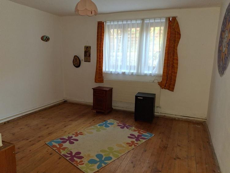 Casă individuală cu 15 camere cu Canalizare în Bazna