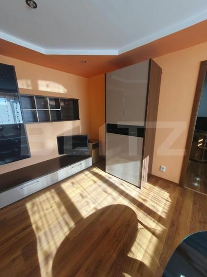 Apartament cu 2 camere semidecomandat, mobilat în Micro 6