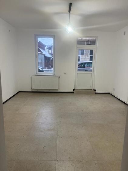 Spațiu comercial, de 40 mp, în Central