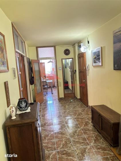 Apartament cu 3 camere decomandat în Ultracentral