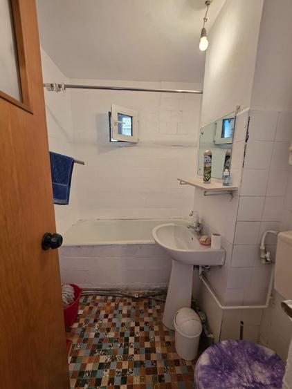 Apartament cu 3 camere decomandat în Zețarilor