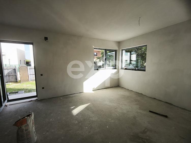 Casă individuală cu 4 camere cu Canalizare în Trivale Platou