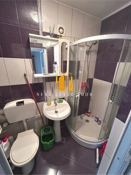 Apartament cu 3 camere semidecomandat în Trivale
