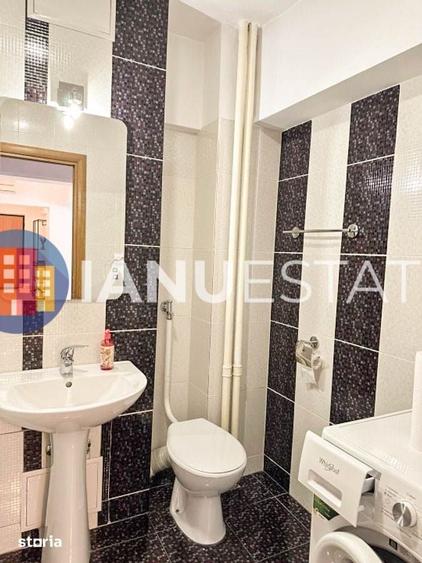 Apartament cu 4 camere decomandat în Romană