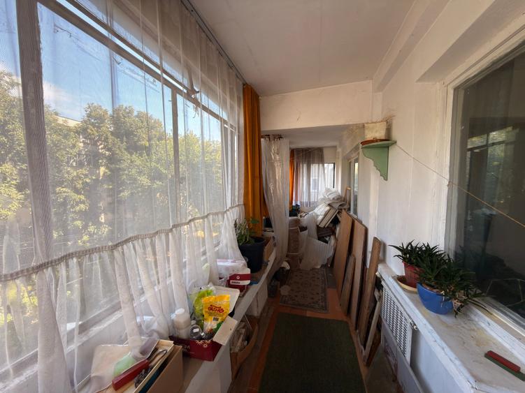 Apartament cu 3 camere decomandat în Gheorghe Lazăr