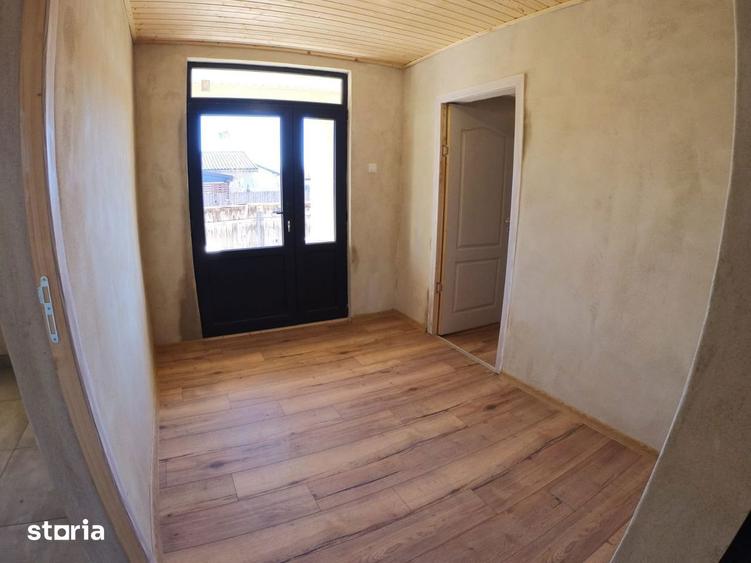 Casa la pret de apartament 4 camere, teren 1770 mp, renovata Ciorani - 15