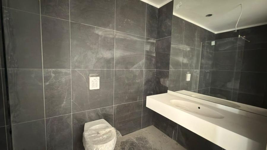 Apartament cu 4 camere decomandat în Colentina