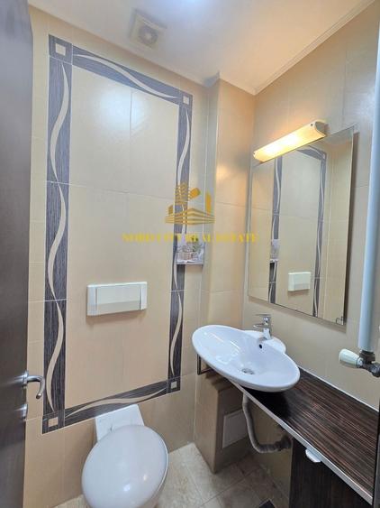 Apartament cu 3 camere semidecomandat în Exterior Vest
