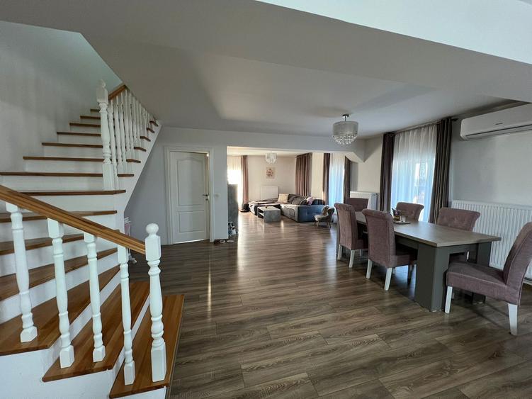 Vand apartament 124 mp util, complet mobilat, cu toate utilitatile in centrul localitatii - 1