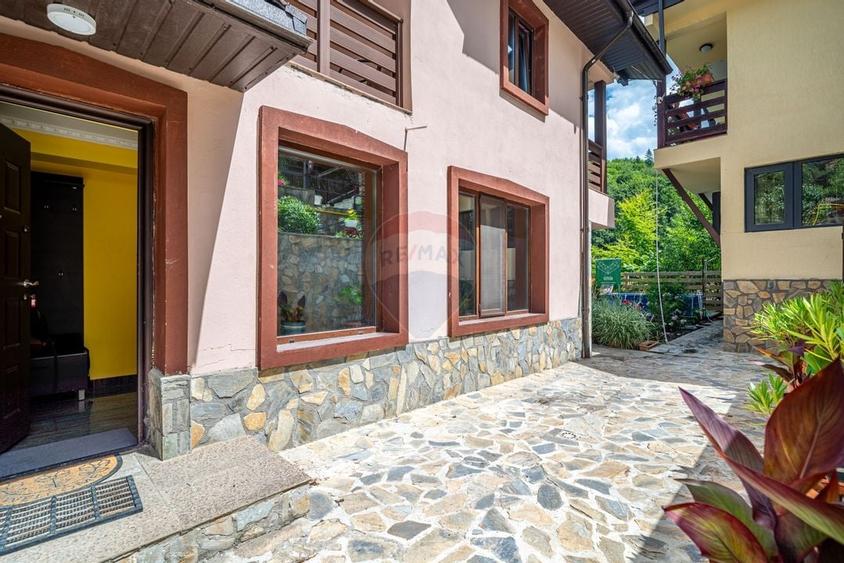 Vila moderna cu 2 corpuri in Busteni | Ideala pentru turism - 18