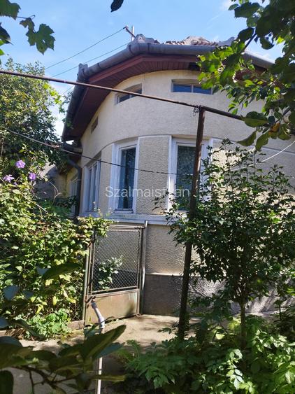 Vand casa cu4 cam. in zona  Mureseni