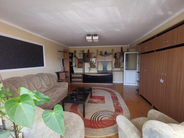 Apartament cu 3 camere renovat, in Stejari - 1