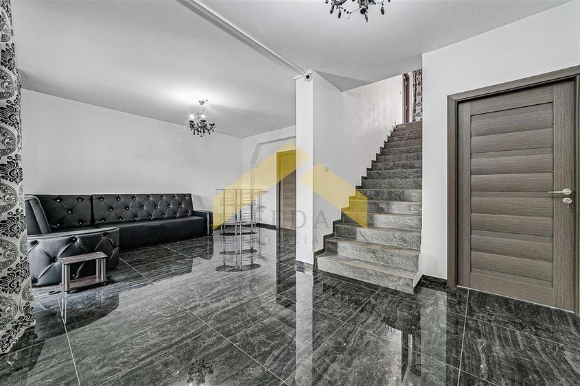 Casa de vanzare in zona centrala str. Mihai Eminescu - 2